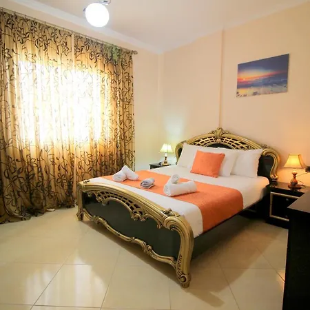 Apartment Paradise *