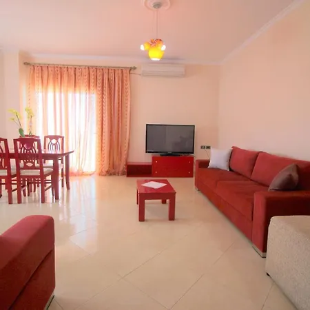 Apartment Paradise *