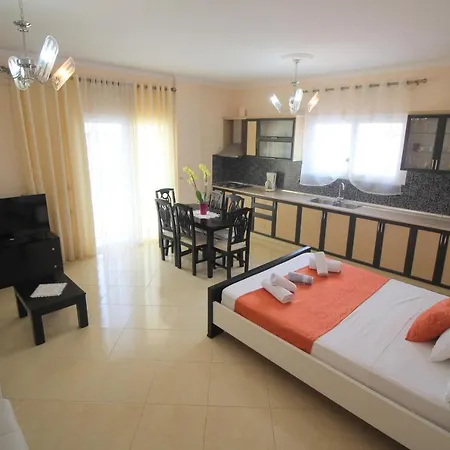 Apartment Paradise *